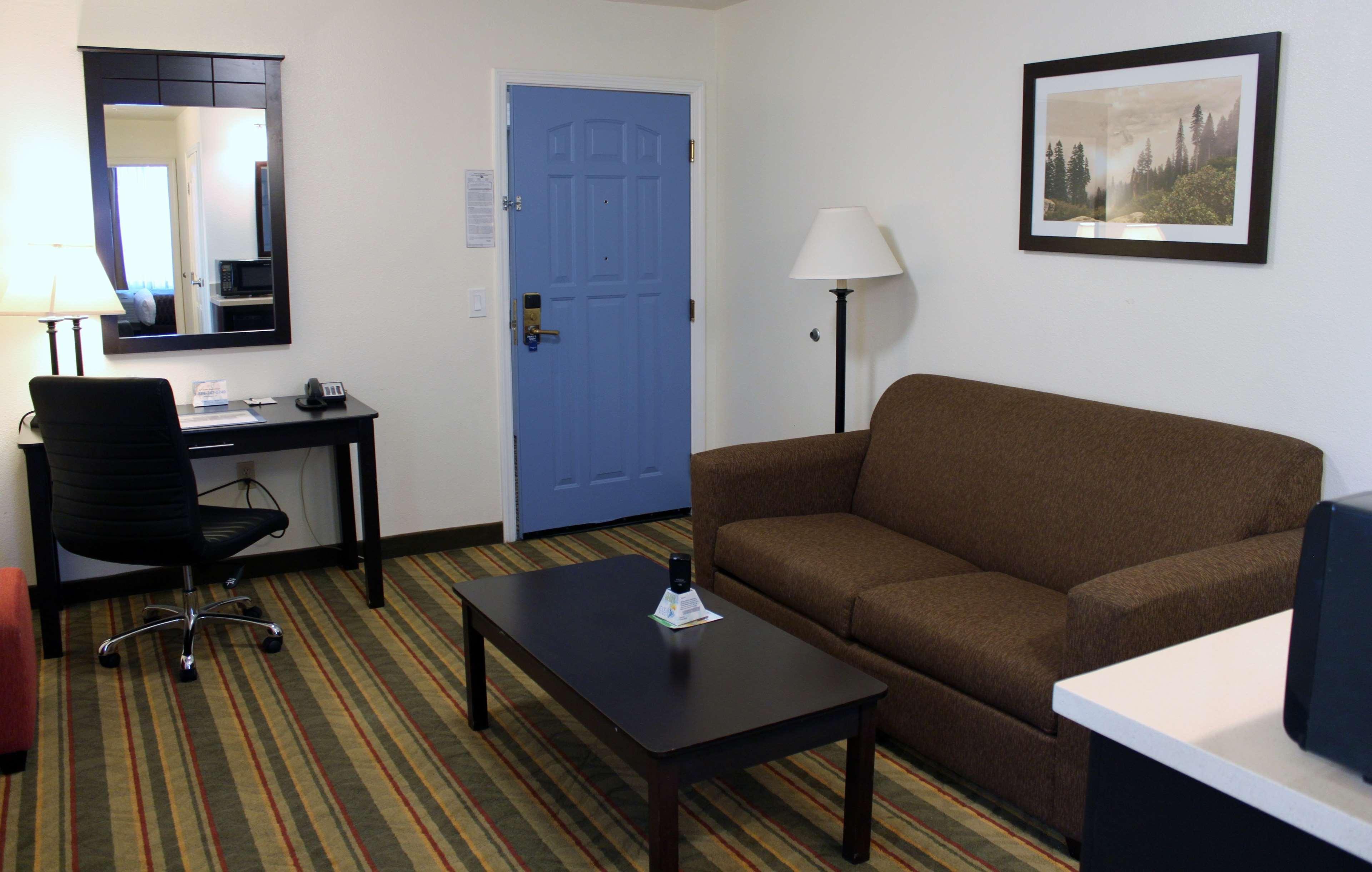 Best Western Plus Moose Jaw Exterior foto